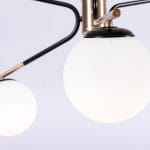 Φωτιστικό κρεμαστό 3 φώτα με οπάλ γυαλί σε μαύρο χρώμα με χρυσό - Image 2